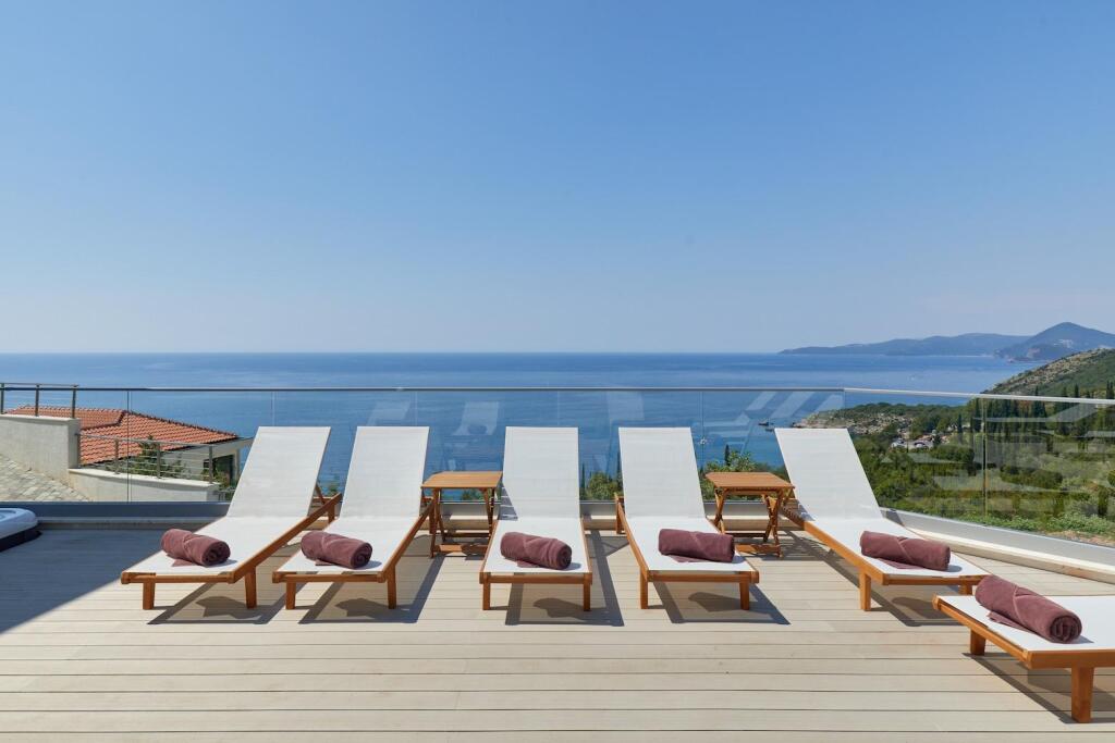 Катун-Режевичи: Ananti Resort Residences & Beach Club Resort Travel