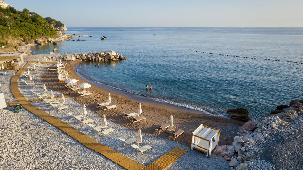 Катун-Режевичи: Ananti Resort Residences & Beach Club Resort Travel