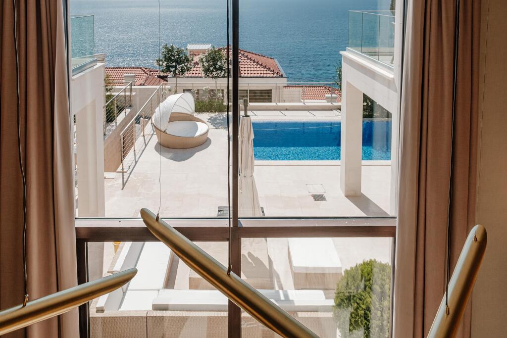 Катун-Режевичи: Ananti Resort Residences & Beach Club Resort Travel