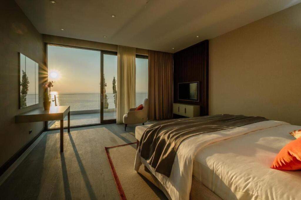 Катун-Режевичи: Ananti Resort Residences & Beach Club Resort Travel