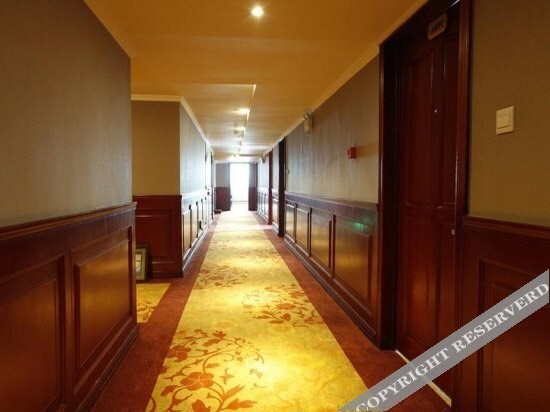 Цзинмэнь: Q+ Hua Qiao Hotel