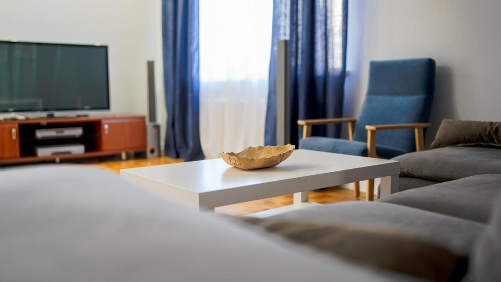 Красноярск: ABC Apartmens (ЭйБиСи Апартментс) на улице Ады Лебедевой 109