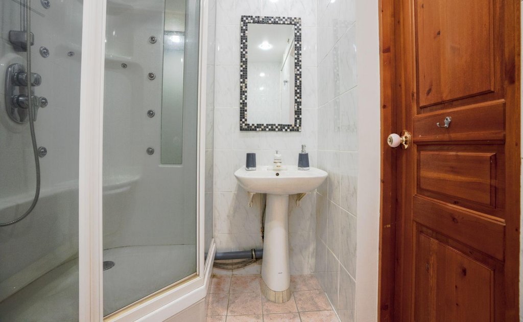 Красноярск: ABC Apartmens (ЭйБиСи Апартментс) на улице Ады Лебедевой 109