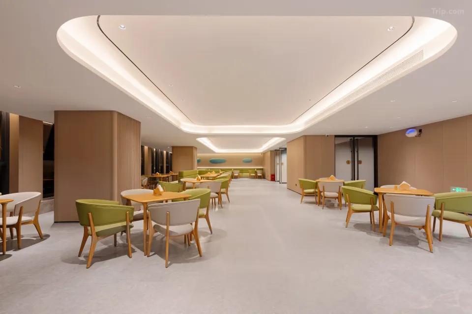 Чунцин: All Seasons Hotel (Chongqing Happy Valley Longhu Lijiatian Street)