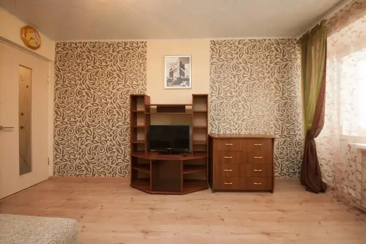 Красноярск: Apartments Kvartirov on str. Bebelya, bld. 57