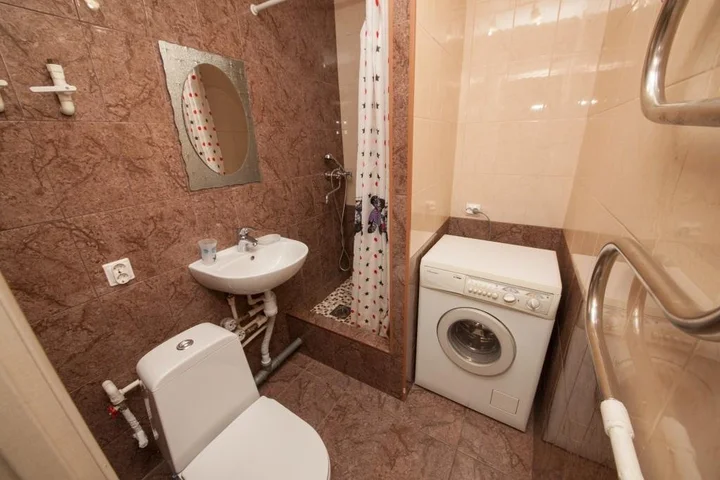 Красноярск: Apartments Kvartirov on str. Ady Lebedevoj, 150