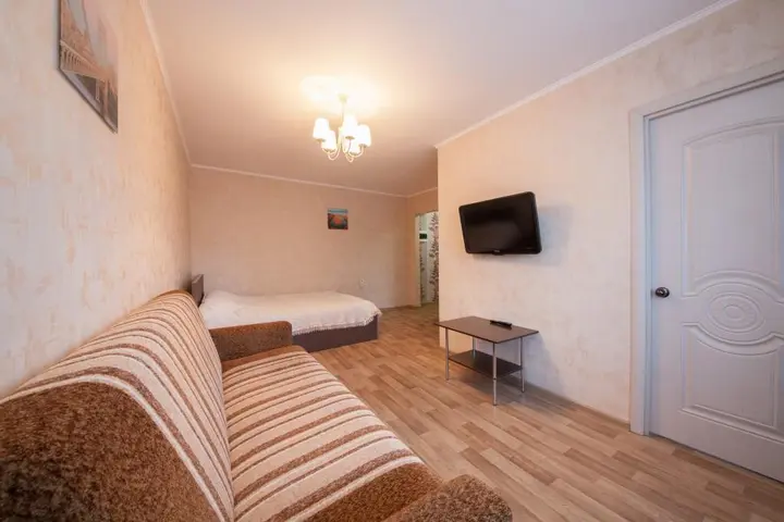 Красноярск: Apartments Kvartirov on str. Ady Lebedevoj, 150