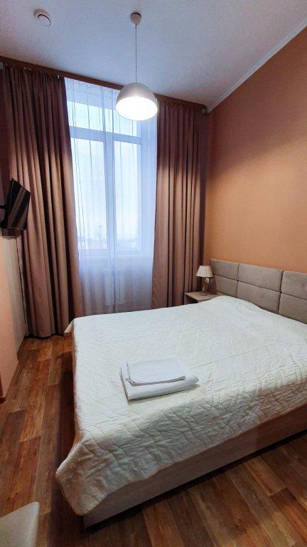 Красноярск: Апартаменты на улице Партизана Железняка 40Б (№406)