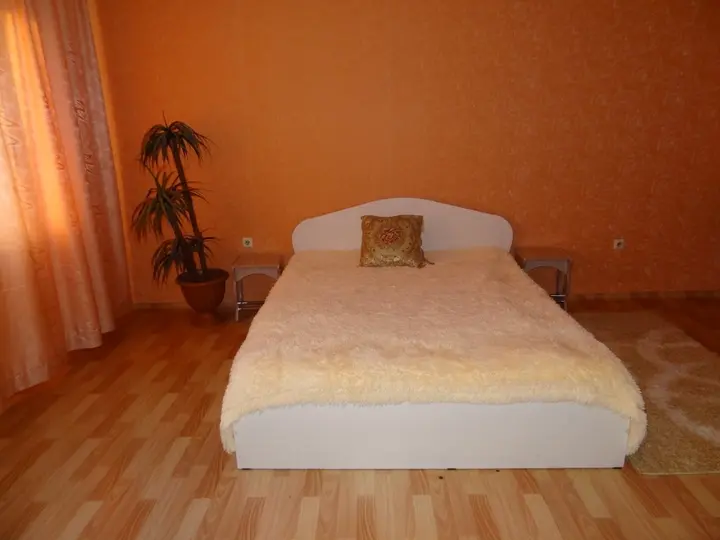 Красноярск: Апартаменты Авиаторов 68