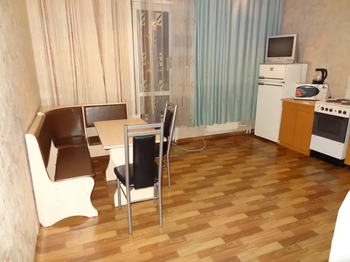 Красноярск: Апартаменты Авиаторов 68