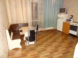 Красноярск: Апартаменты Авиаторов 68