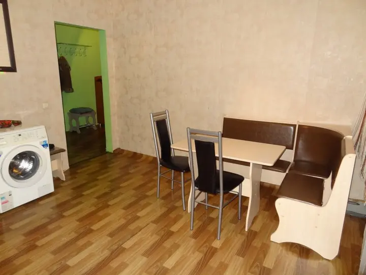 Красноярск: Апартаменты Авиаторов 68