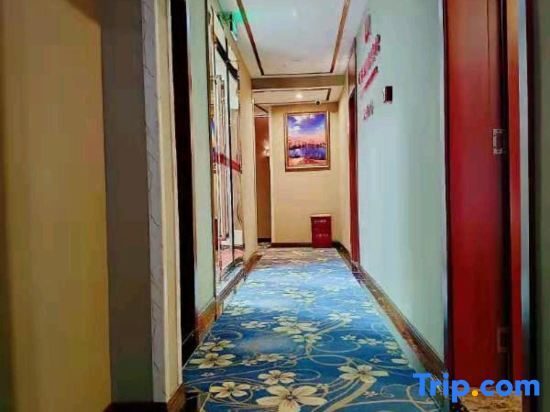 Чунцин: Shizhu Lianyi Business Hotel