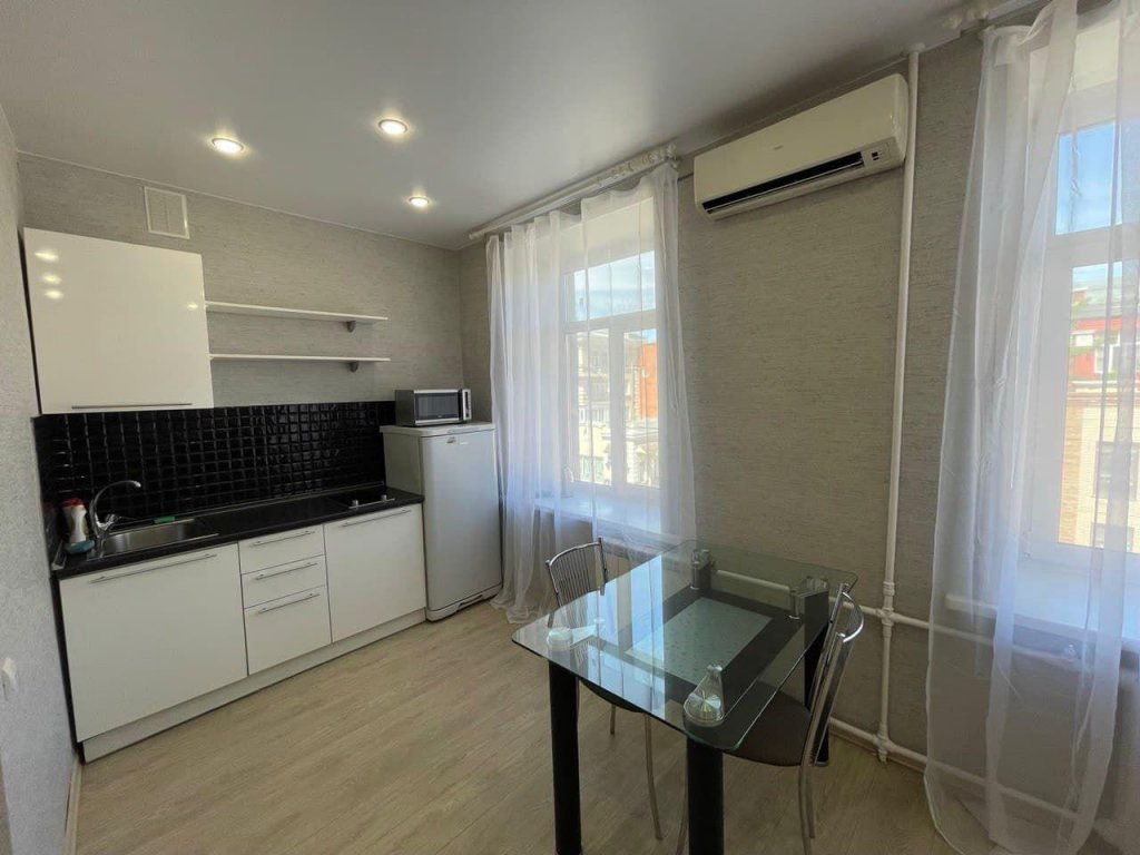Красноярск: ABC Apartmens (ЭйБиСи Апартментс) на проспекте Мира 89