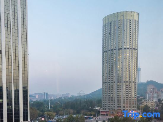 Далянь: Orange Hotel (Dalian Qingniwaqiao Subway Station)