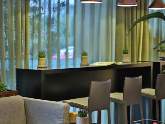 Харбин: True Go Hotel (Harbin Central Street, Saint Sophia Cathedral, Railway Station)