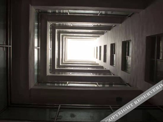 Цюйцзин: Dongjun Hotel