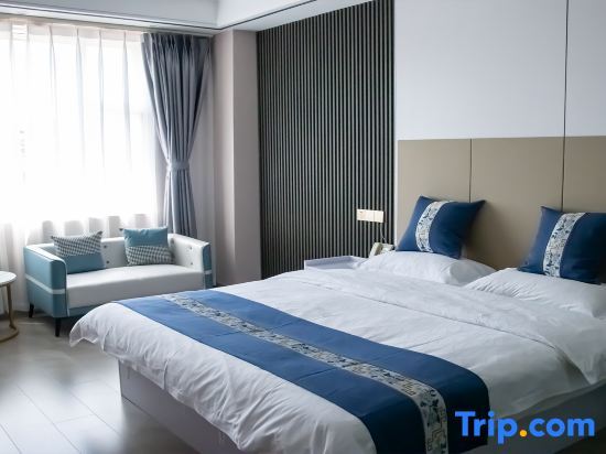 Цюйцзин: Dongjun Hotel