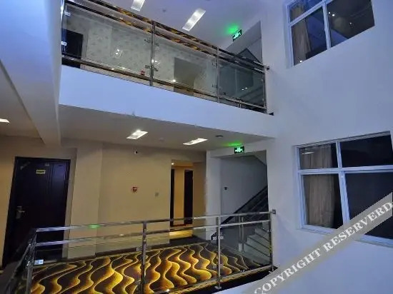 Цюйцзин: Dongjun Hotel