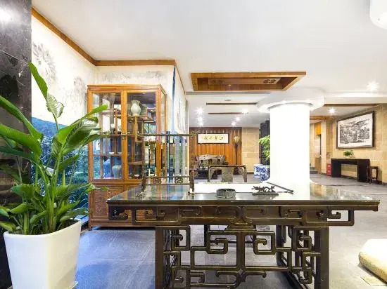 Чэнду: Yunxi Hot Spring Resort Hotel