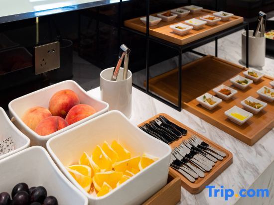 Далянь: Ibis Styles Hotel (Dalian Railway Station Qingniwa Bridge)