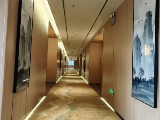Дечен: Jinyu Hotel