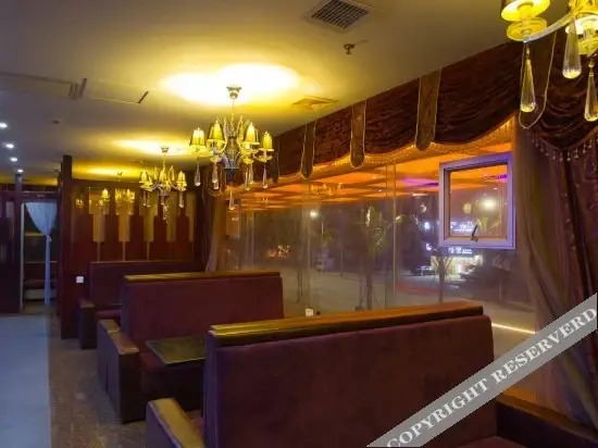Вэнчен: Gloria Longda Hotel