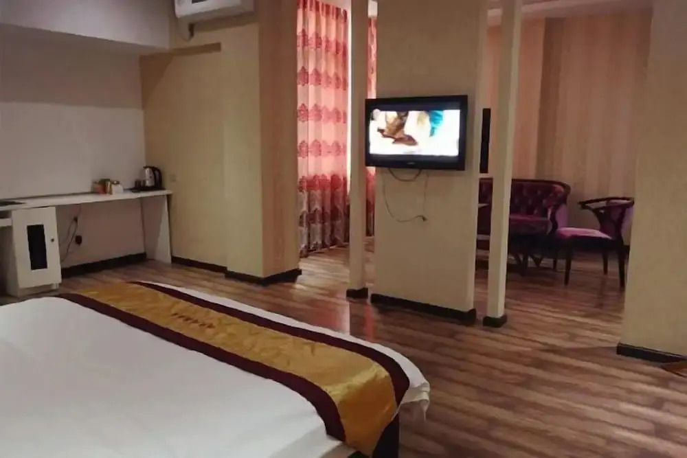 Мэнцзы: Langting Leisure Hotel