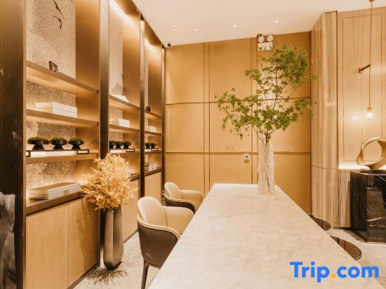 carousel image 4