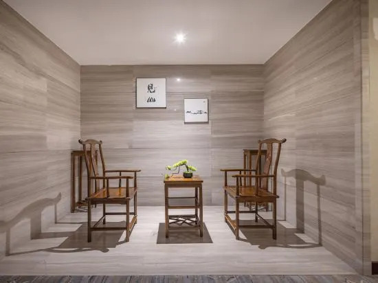 Шиянь: Danjiangkou Hanshui Shanju Hotel