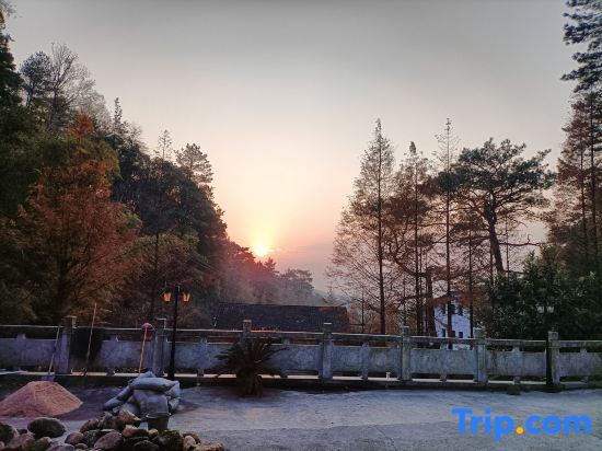 Mingjing Mountain House on the halfway of Hengshan Mountain — фото 2