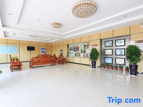 Дунъян: Super 8 Dongyang Hengdian World Studio