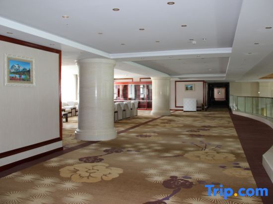 Ташкурган: Qian Hai International Hotel