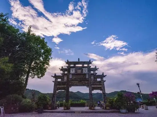 Цзиньюань: Yingde Liyang Gorge Liquan Riverview Resort