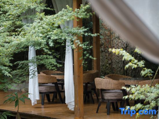 Чэнду: Tongqu Yinquan Hot Spring Resort