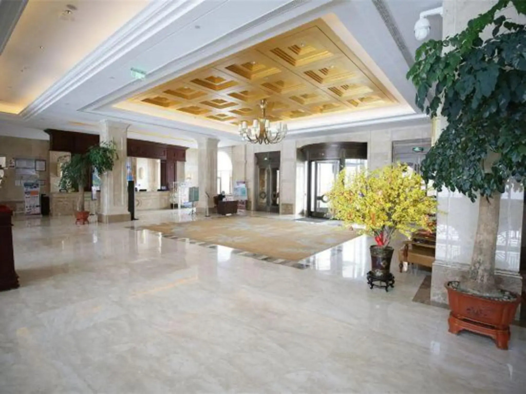 Хэйхэ: Heihe Yinjian Jianguo Hotel
