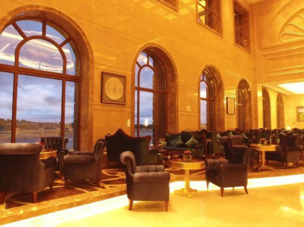 Хэйхэ: Heihe Yinjian Jianguo Hotel