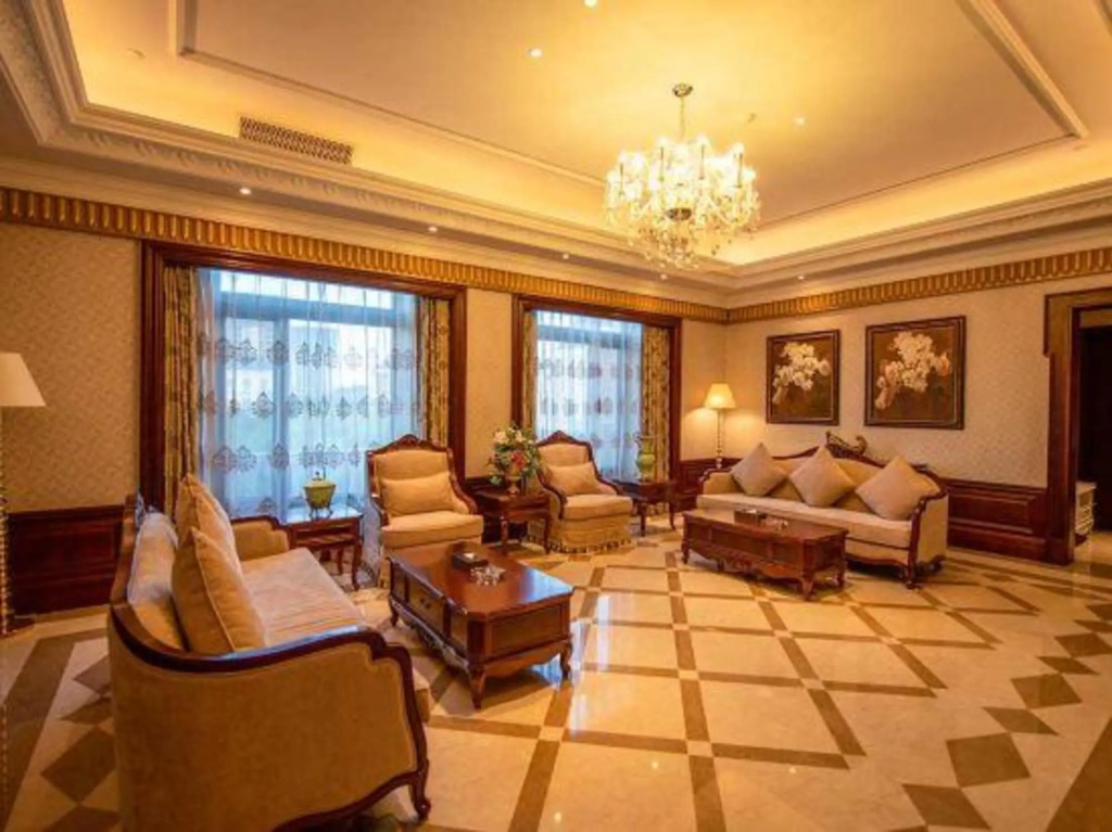 Хэйхэ: Heihe Yinjian Jianguo Hotel
