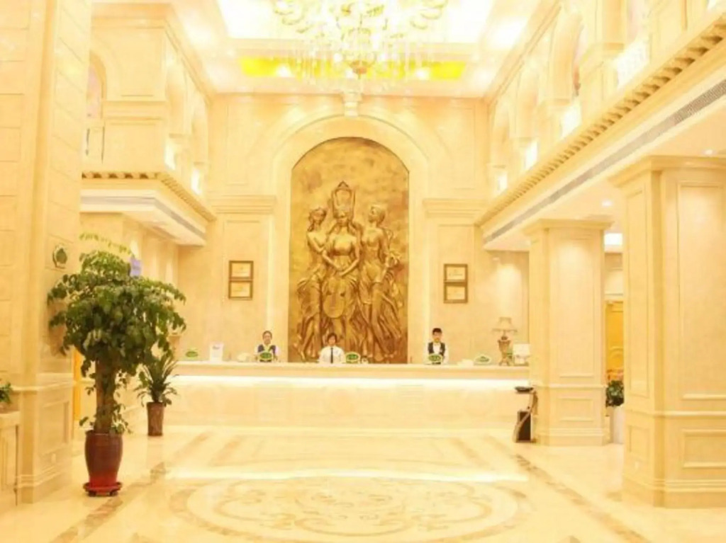 Чжэнчжоу: Vienna International Hotel (Zhengzhou FU Tower Metro Station)