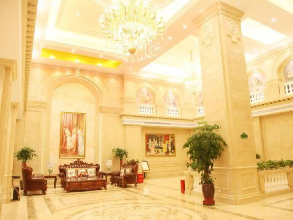 Чжэнчжоу: Vienna International Hotel (Zhengzhou FU Tower Metro Station)