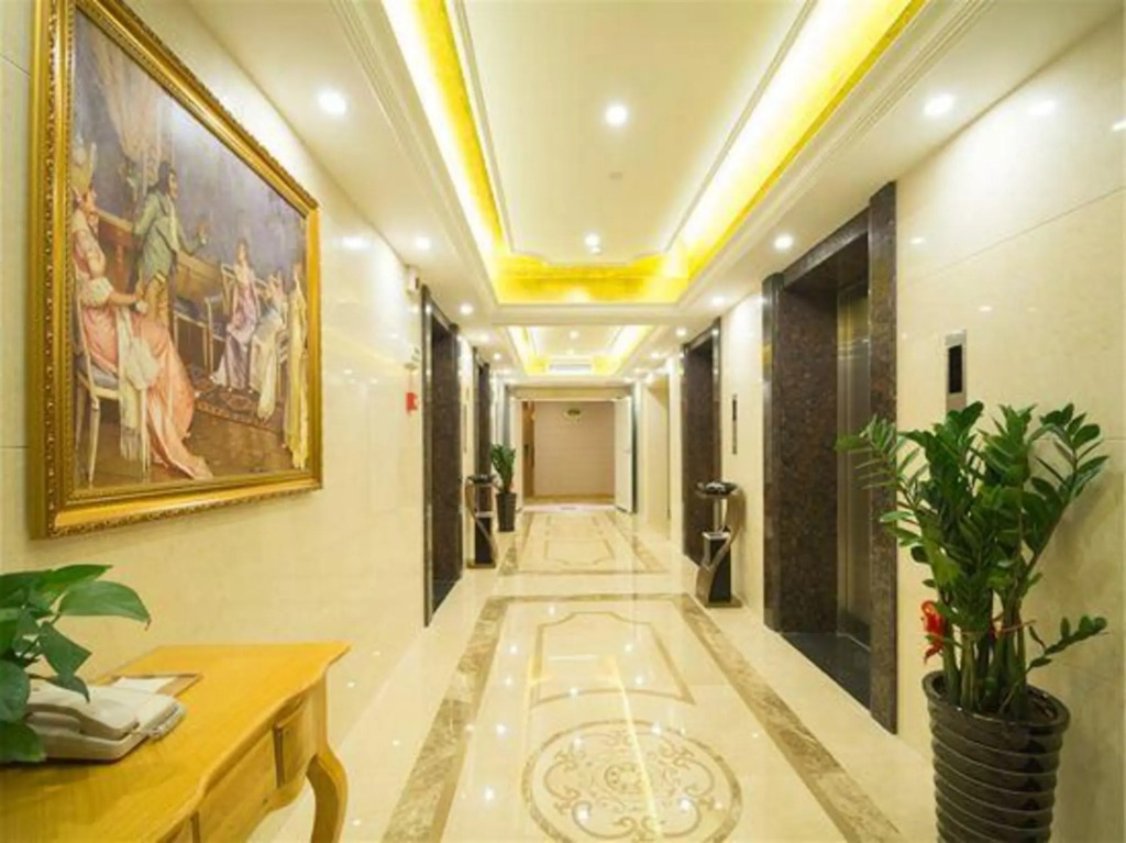 Чжэнчжоу: Vienna International Hotel (Zhengzhou FU Tower Metro Station)