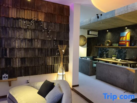 Хучжоу: Qushe Yikeshu Hotel