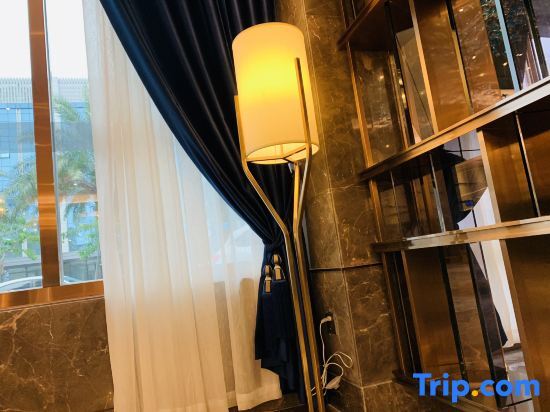 Ваньнин: Chengjie Business Hotel (Wanning City Center High-speed Railway Station)