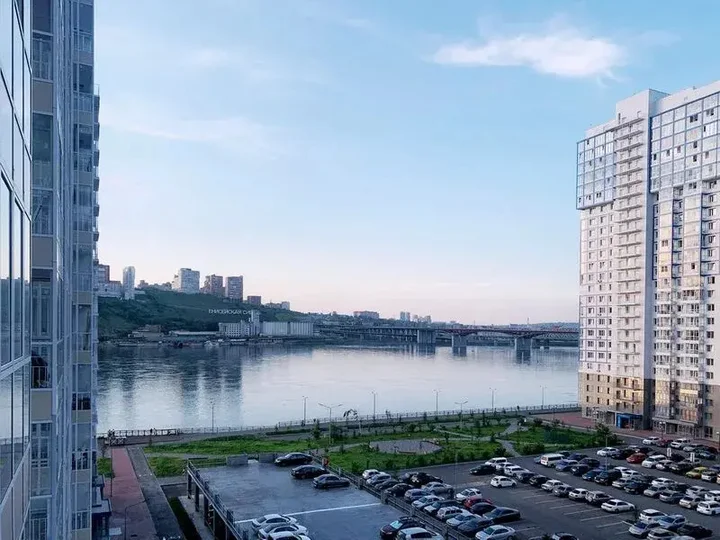 Красноярск: Династия на ул. Лесников 27/1