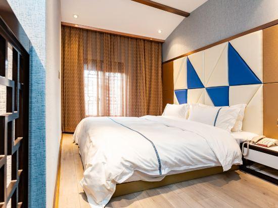 Цзуньи: Zijin Haoting Hotel