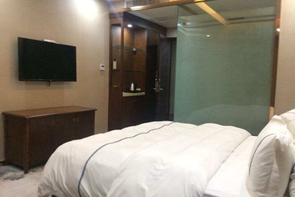 Цзуньи: Zijin Haoting Hotel
