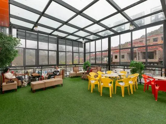 Шангри-Ла: Hongjingtian Hotel