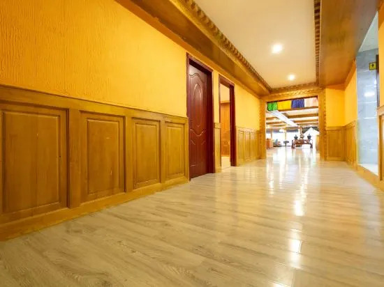 Шангри-Ла: Hongjingtian Hotel