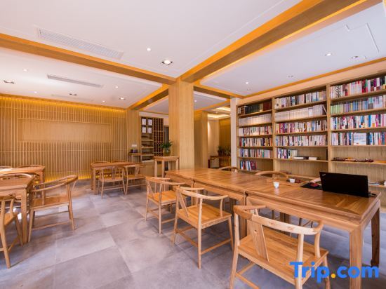 Лишуй: Yungu Shanfang Hostel