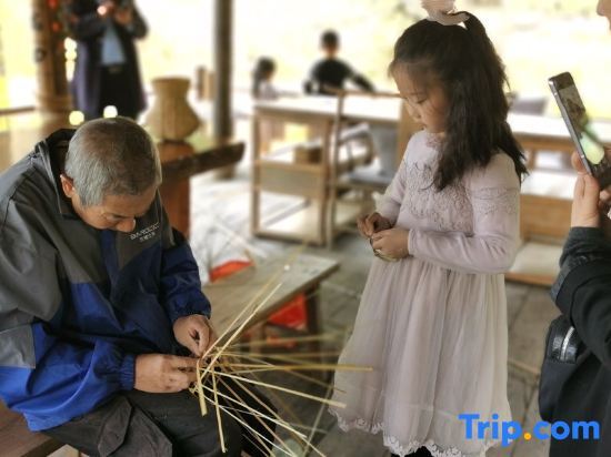 Хуаншань: Hongcun Tachuan Academy · daotingxi zhumeisu